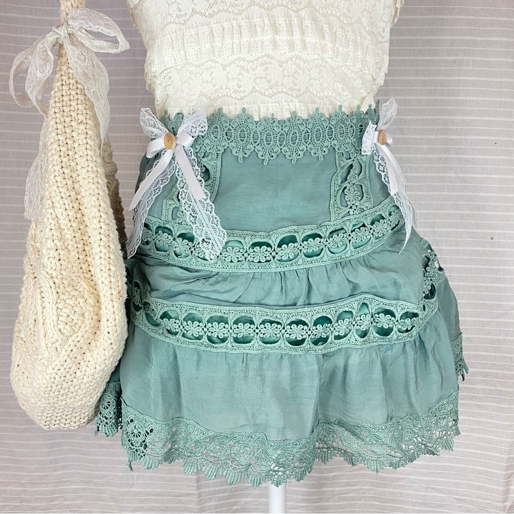 ♡ custom floral lace trim skirt with button lace bows ♡